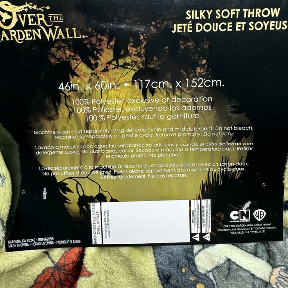 Over The Garden Wall Group Leaves Throw Blanket 46 x 60 NEW - Picture 4 of 4
